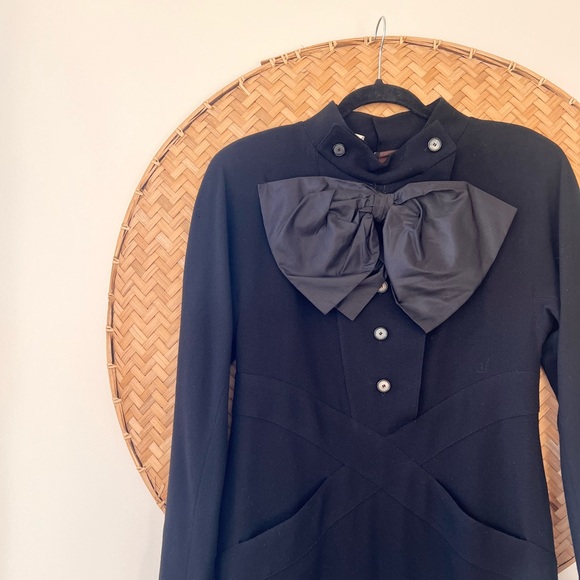 STUNNING VINTAGE BLACK CHLOE‎ DRESS W/ LARGE NECK BOW TIE & SHOULDER PADS -EUC - Picture 1 of 8